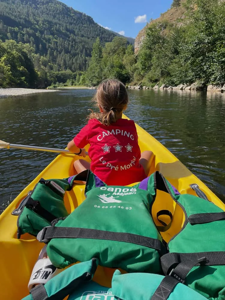 Family canoeing activity on the Tarn Gorges